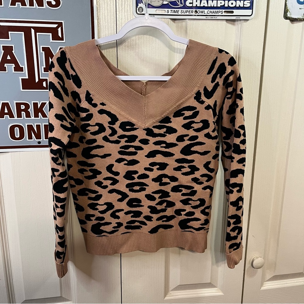 Guess Los Angeles Women’s V-Neck Sweater